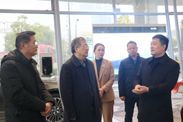 ���������f(xi��)����ϯ������һ���W�R���ݵW�M(j��n)�С����H�B��������(w��)�����L